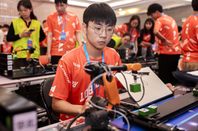 中國(guó)機(jī)器人及人工智能大賽 小型桌面應(yīng)用場(chǎng)景總決賽在蘇州成功舉辦